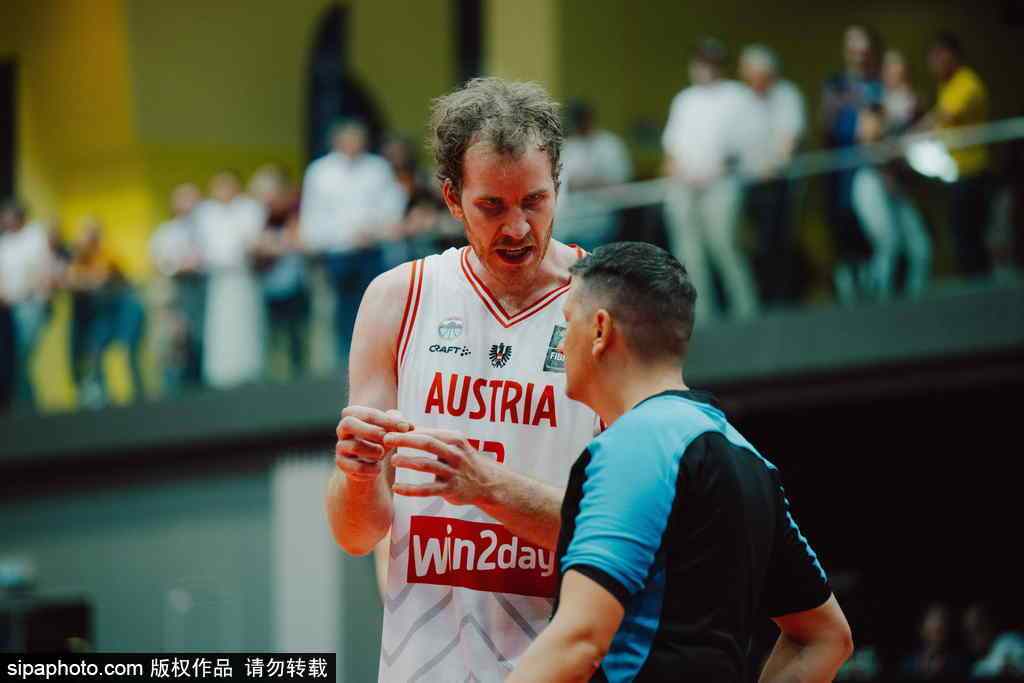 九游热门游戏推荐关于东契奇在切尔西比赛中表现优异，大比分获胜引发热议！观众掌声雷动的信息