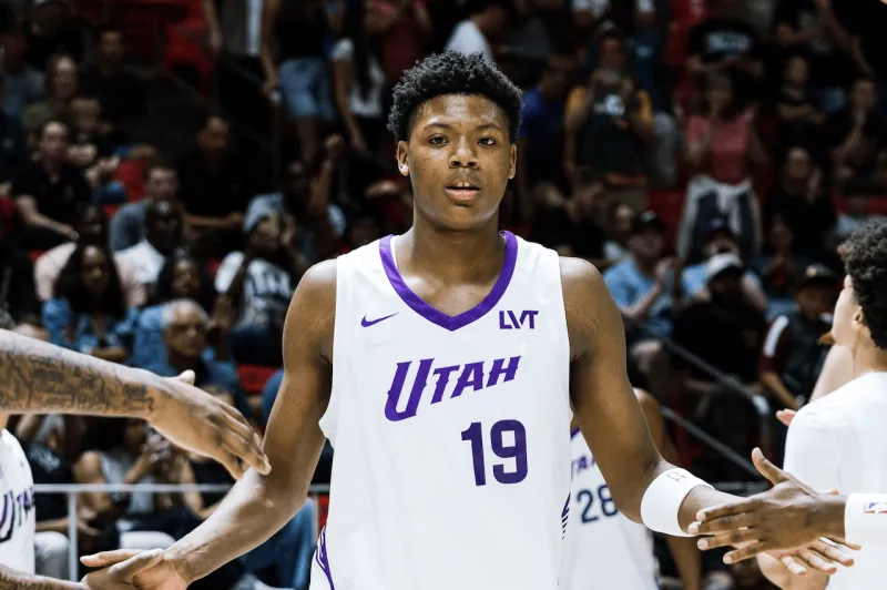 2025九游游戏排行榜包含里程碑夜！犹他爵士防线松动；NBA常规赛集结日刷纪录；媒体盛赞；轮换策略成焦点的词条